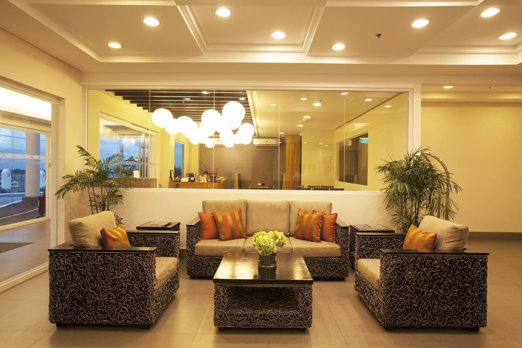 Microtel By Wyndham South Forbes Near Nuvali Santa Rosa  Exterior foto