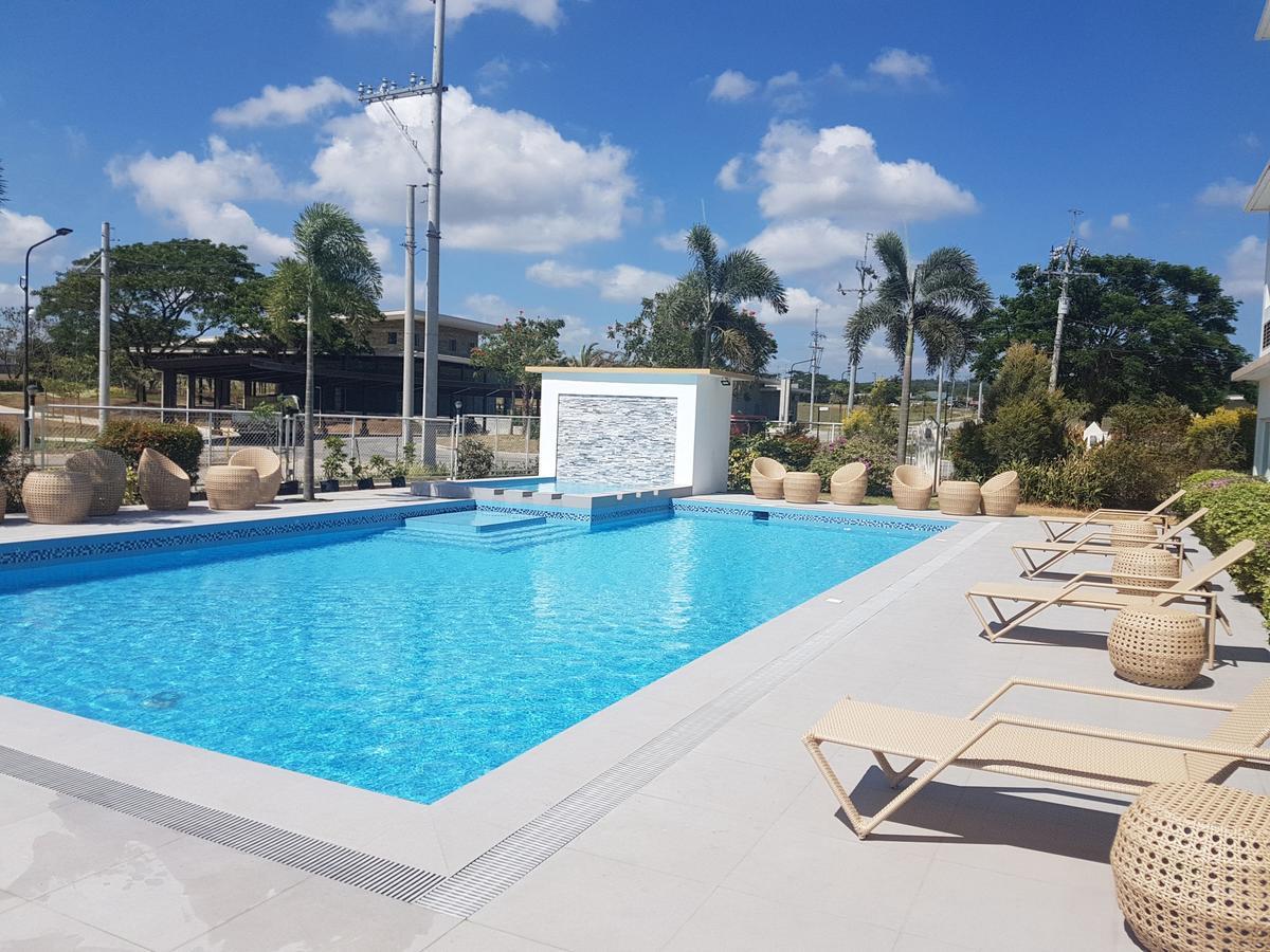 Microtel By Wyndham South Forbes Near Nuvali Santa Rosa  Exterior foto