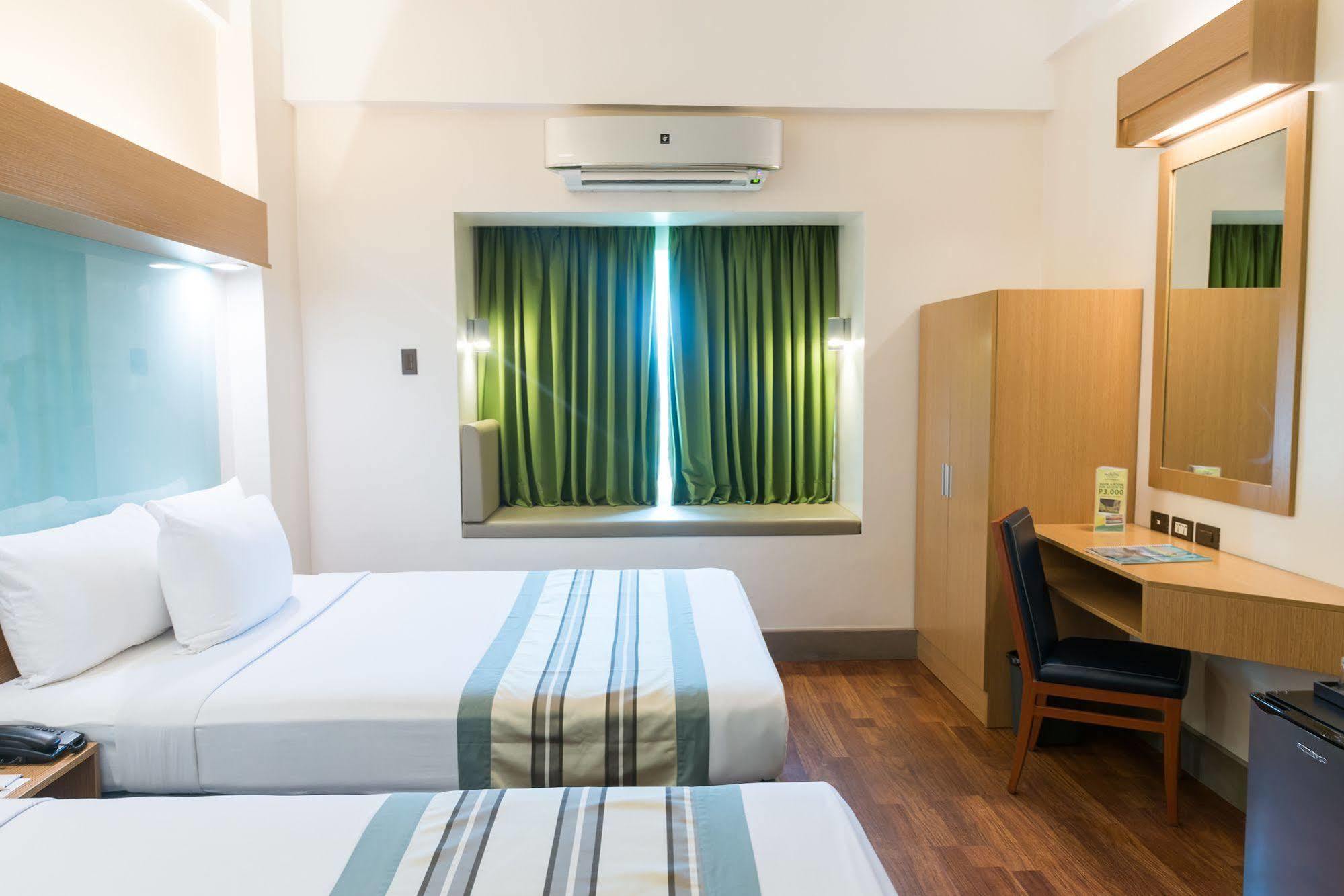 Microtel By Wyndham South Forbes Near Nuvali Santa Rosa  Exterior foto